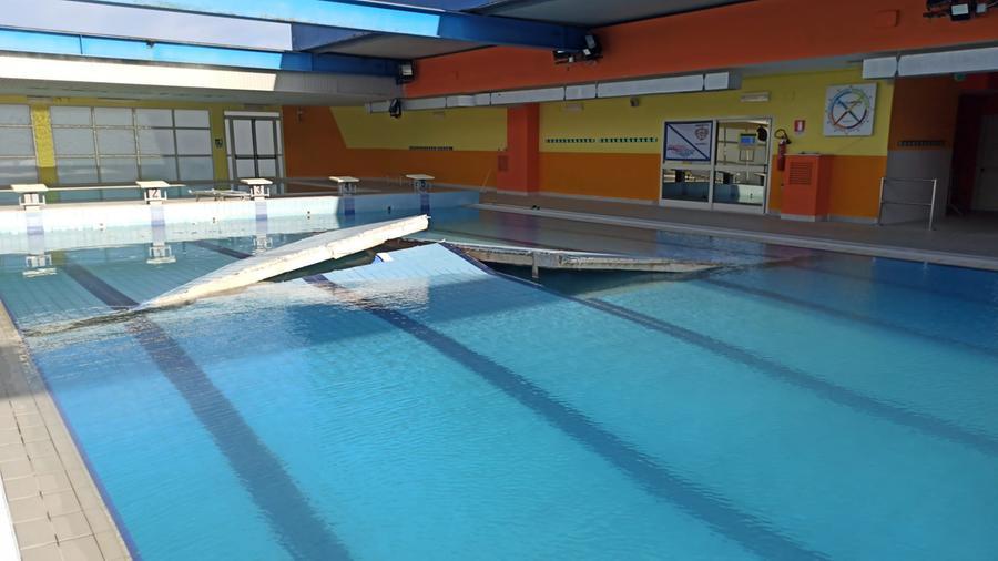 Ploaghe, si spacca il pavimento della piscina inaugurata dopo tre anni di lavori