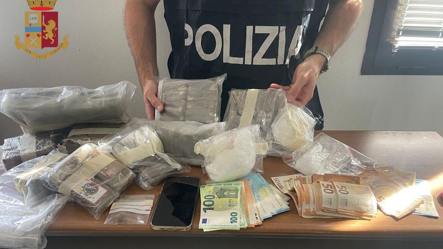 Modena, operaio nascondeva la droga in garage: arrestato