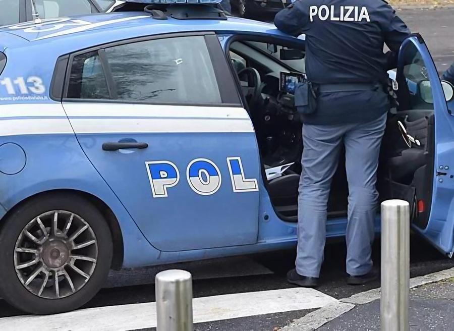 Orbetello, noleggio di camper abusivo: la polizia controlla i turisti