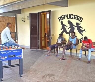 L’Asl bacchetta don Biancalani «Serve maggiore collaborazione»