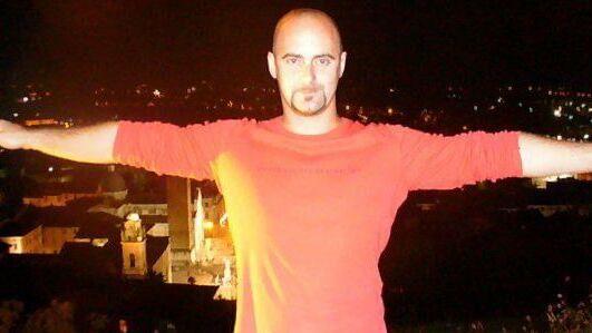 Alessio, il 46enne morto dopo la caduta dal tetto