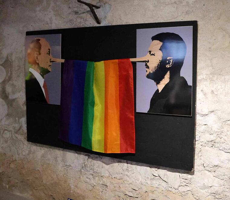 Torano diventa paese dei balocchi: Putin e Zelensky novelli Pinocchio