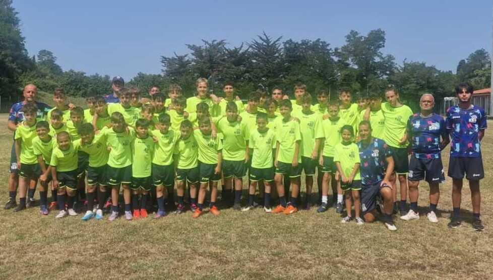 Quasi 50 bambini a Montescudaio in campo per la Koala Soccer School