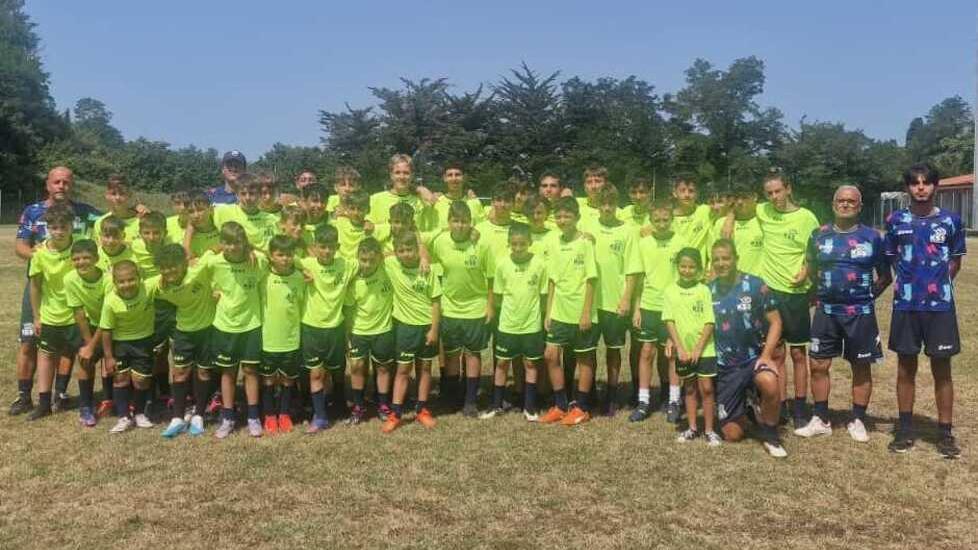 Quasi 50 bambini a Montescudaio in campo per la Koala Soccer School