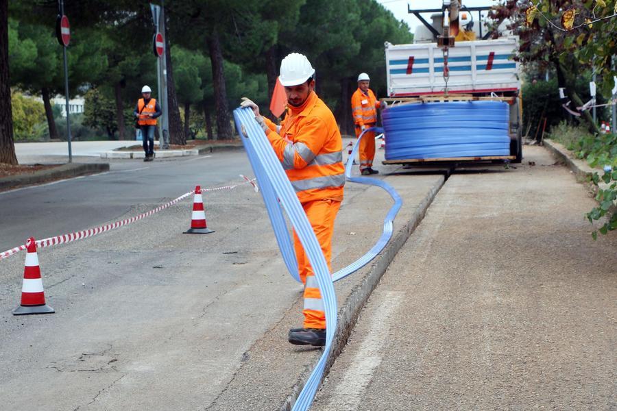 Internet e cellulari ultra veloci, nell’isola servono mille operai
