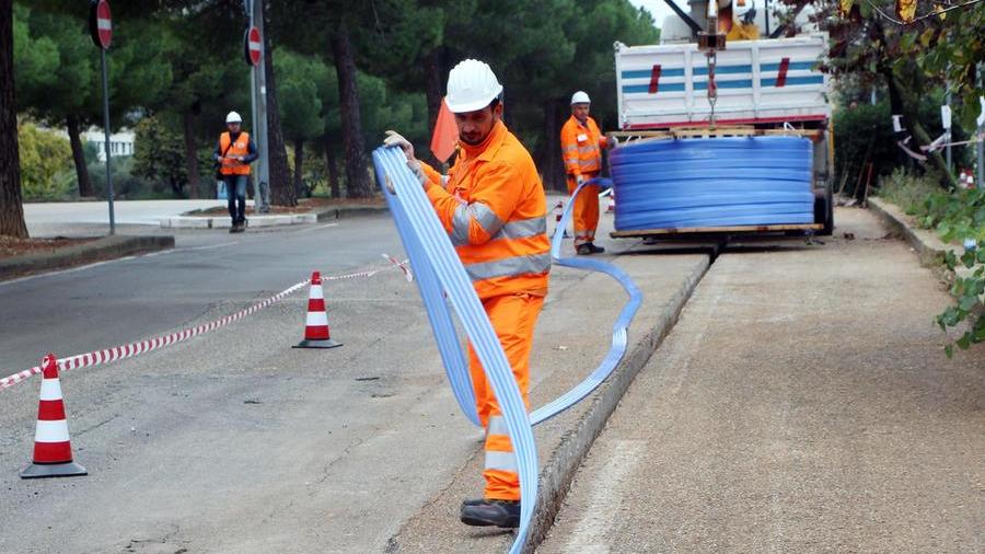 Internet e cellulari ultra veloci, nell’isola servono mille operai