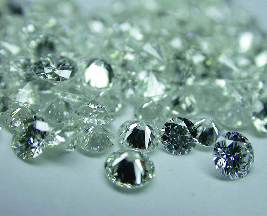 Una cascata di diamanti (foto di archivio)