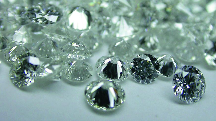 Una cascata di diamanti (foto di archivio)