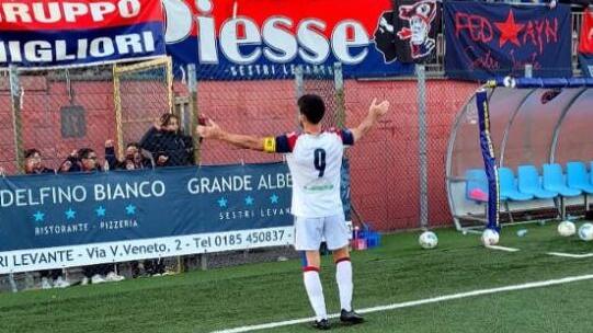 Facundo Márquez mentre esulta con la maglia del Sestri Levante