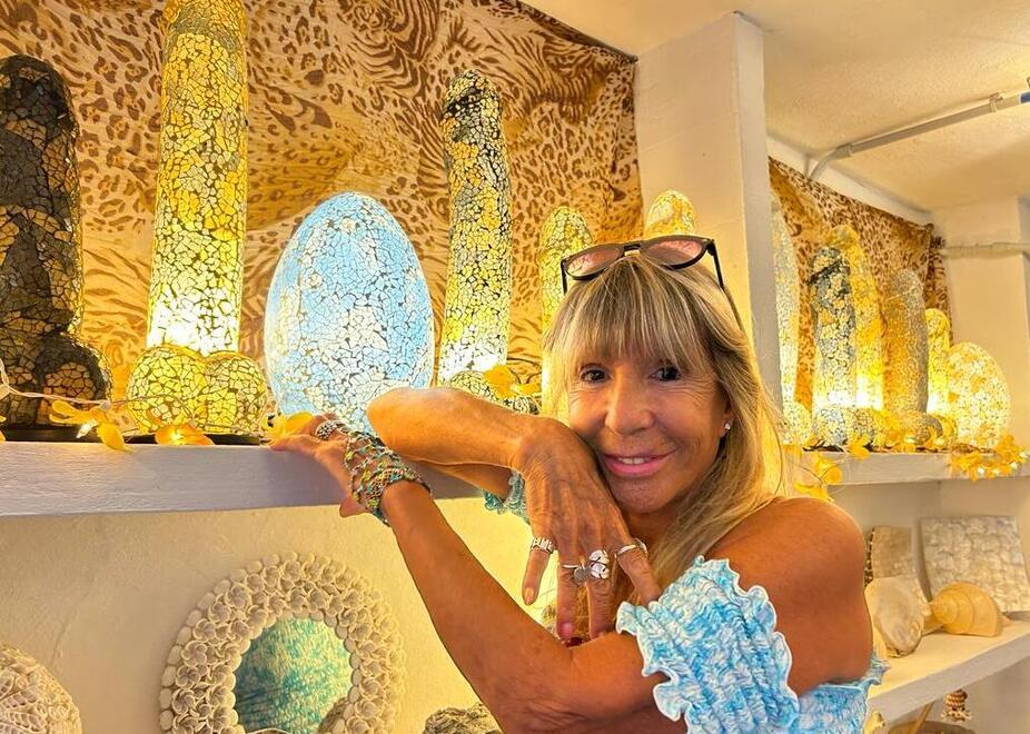 Capraia, Edilberta Deiana e “L’origine della vita”: «Con questa mostra esalto la fertilità»