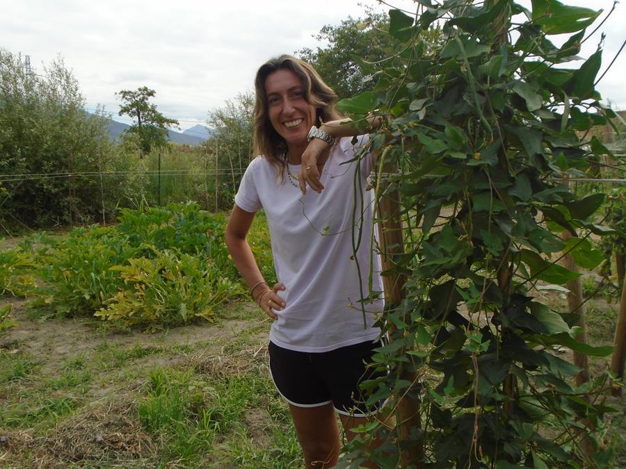 Dopo vent’anni nei bar va a lavorare nei campi: «Ora sono nel posto giusto»