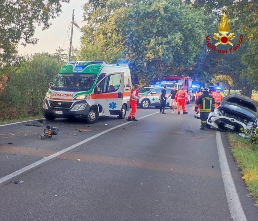 Reggio Emilia, frontale tra due auto: sei persone ferite, una è grave