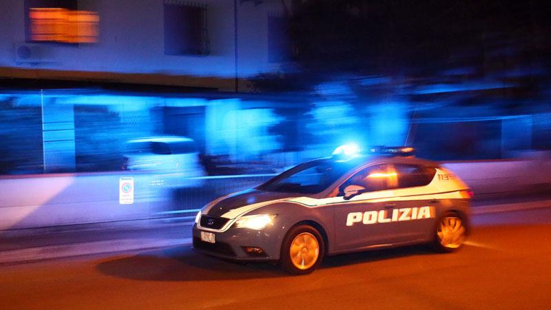 Lucca, gioielliere faccia a faccia con i ladri: «Vattene o ti ammazziamo»