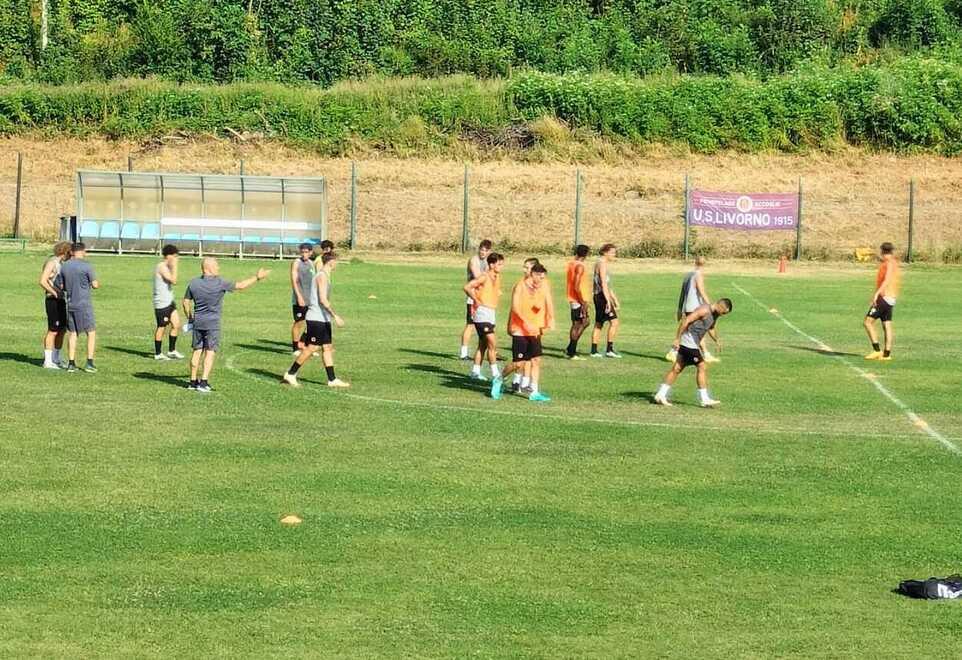 A Pievepelago si va già di corsa. E gli ultras spingono il Livorno<br>
