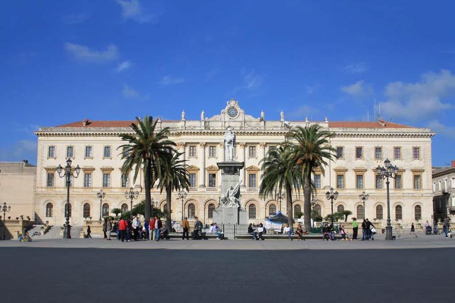 «Il governo tradisce sindaci e cittadini depennando opere utili e necessarie»