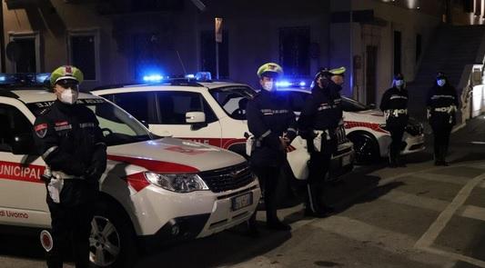 Livorno, lite in piazza Grande con schiaffi e pugni: 47enne all'ospedale