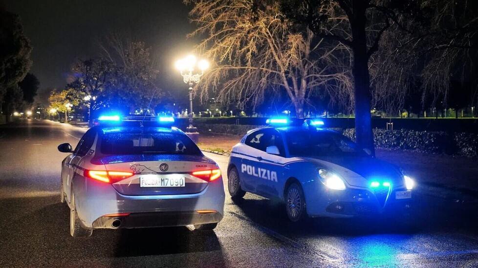 Firenze, pestata in faccia e derubata del suo stipendio: è caccia a tre banditi in fuga