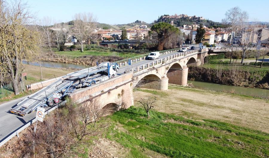 
	Il Ponte sull'Elsa a Certaldo che verr&agrave; chiuso al traffico&nbsp;

