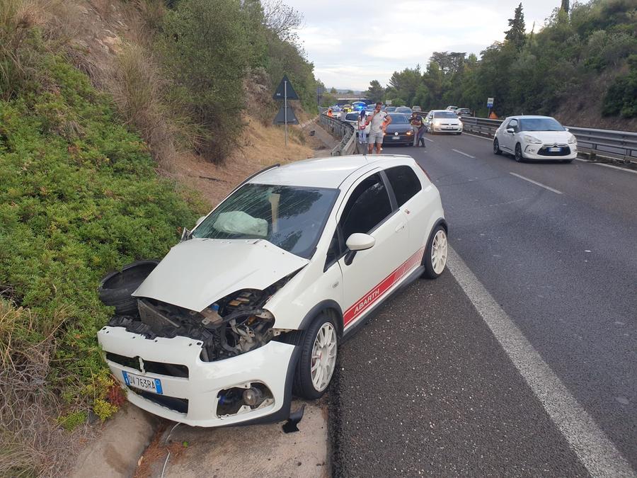 
	L'incidente stradale sulla ex 131 in direzione Porto Torres (foto Ivan Nuvoli)

