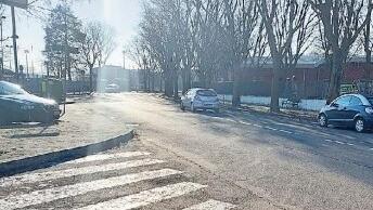 Formigine, una nuova ciclabile davanti alla scuola: «Ora la strada è stretta» 