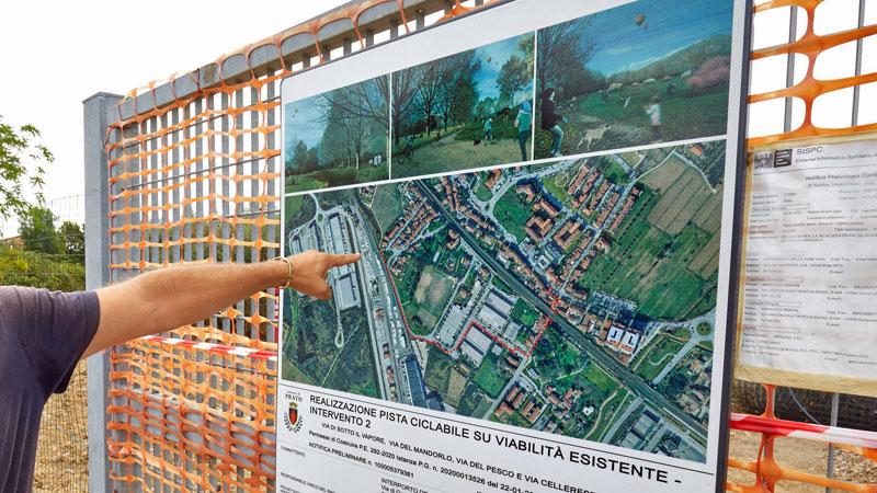 Prato, la protesta degli imprenditori di via del Pesco: «La pista ciclabile non serve. Sarebbe troppo pericolosa»
