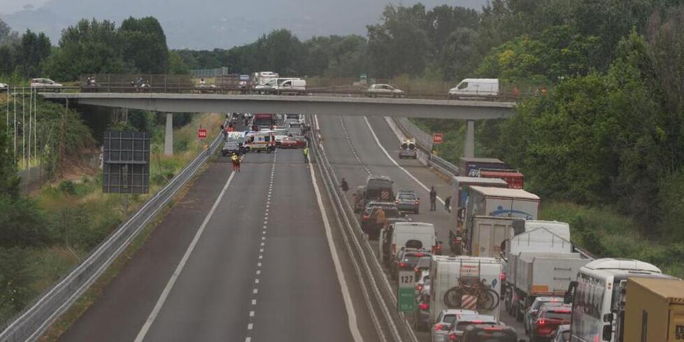Schianto in moto sull’autostrada: marito e moglie in gravi condizioni