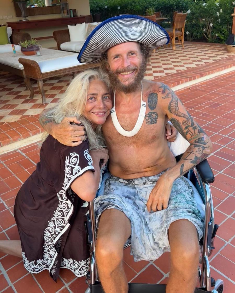 La strana coppia: Venier fa visita a Jovanotti convalescente dopo la caduta ai Caraibi