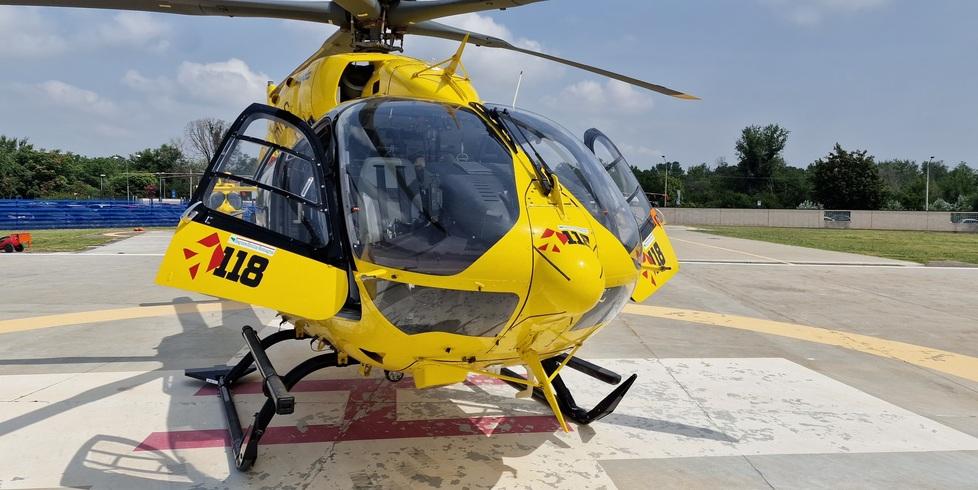 Savignano, esce di strada con la bici elettrica: 56enne in prognosi riservata
