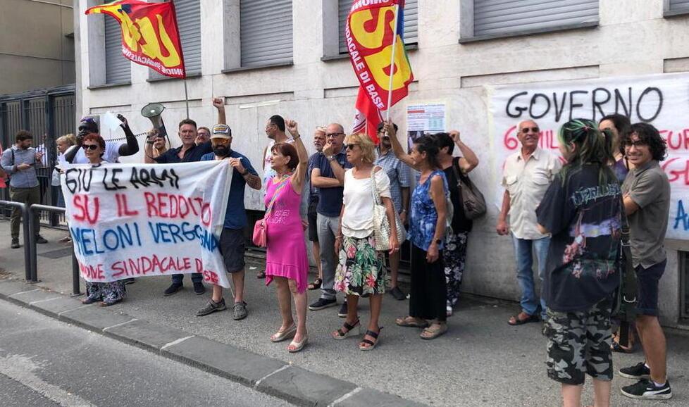 Pisa, la protesta: «Senza reddito di cittadinanza tremila famiglie in difficoltà»