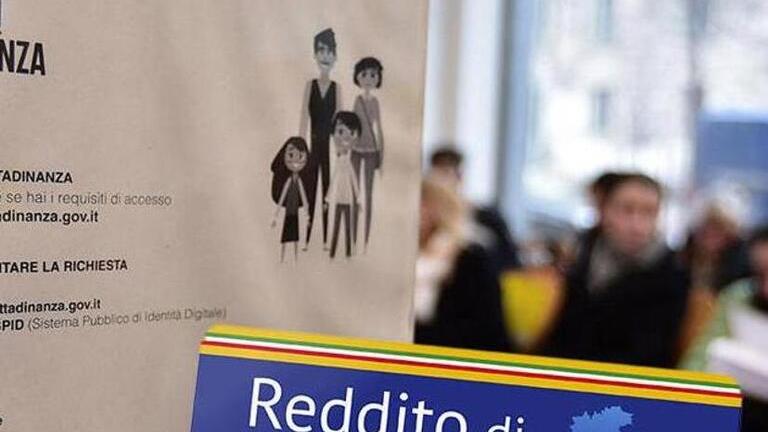 Stop al reddito di cittadinanza: «Così aiutiamo i livornesi che sono in difficoltà»