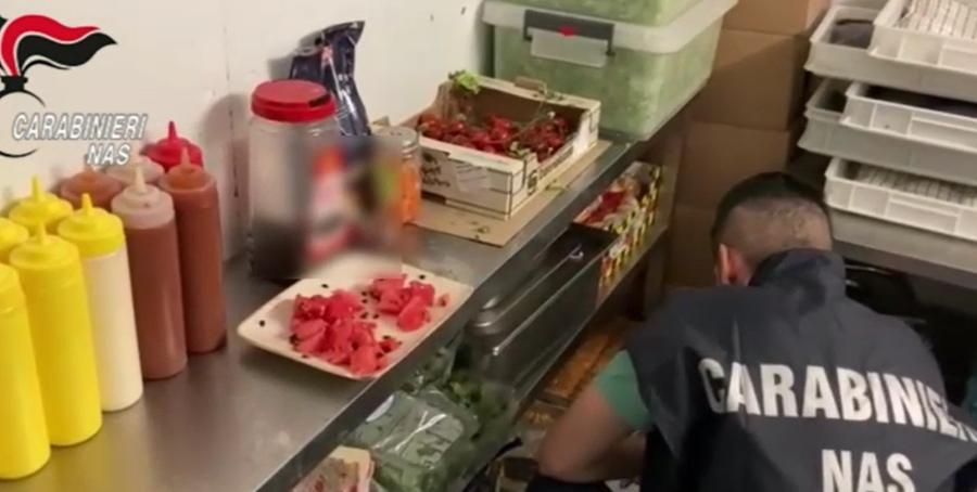 Sporco e carenze igieniche I Nas chiudono un ristorante etnico a Soliera e una macelleria islamica a Carpi. Multe a negozi etnici irregolari  nel Modenese