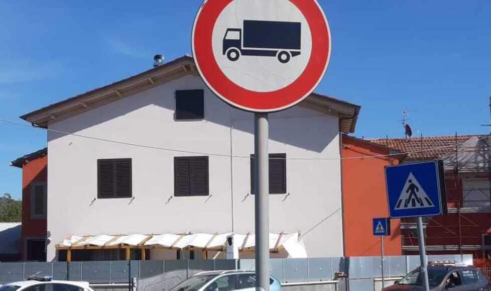 Montecatini, via del Gallo assediata dai tir: al via i controlli dei vigili