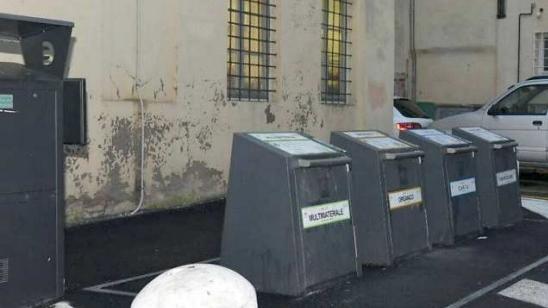 Lucca, cameriere picchiato con il bastone: i carabinieri denunciano due donne
