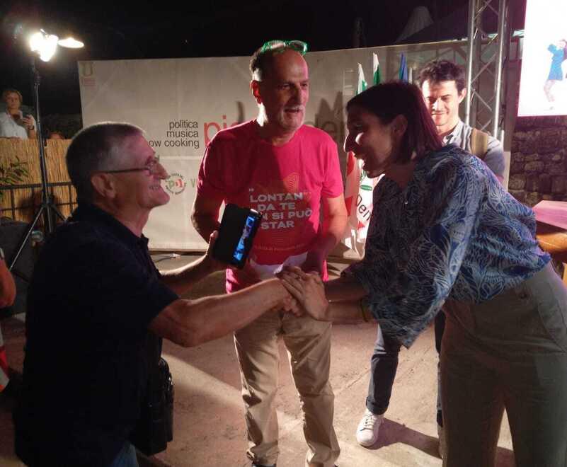 «Pronti a un’estate militante» Schlein accende Villalunga