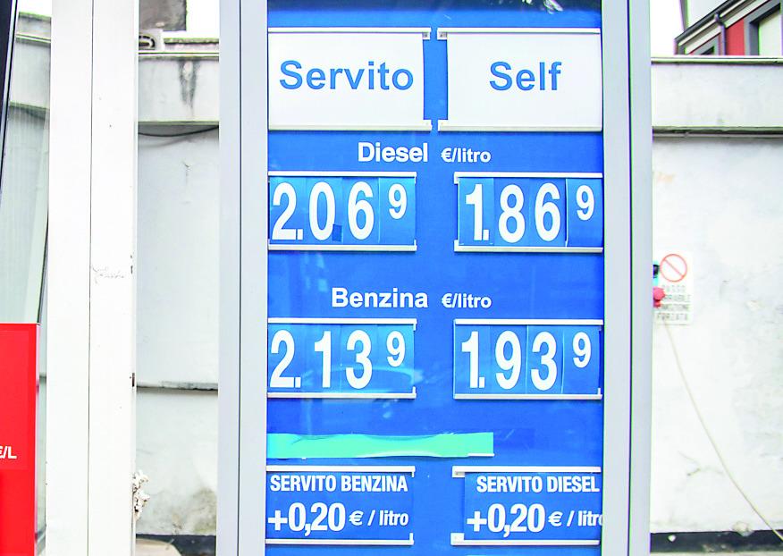 Benzina e gasolio, prezzi in salita: è Nuoro la città più cara d’Italia