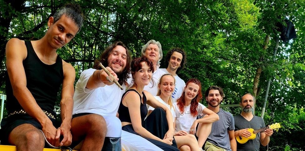 La magia della Galleria Parmeggiani raccontata dal Teatro del Cigno