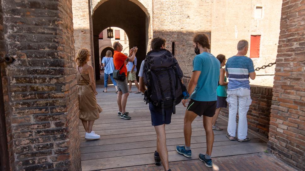 Turismo, a giugno è arrivata la frenata: Ferrara a -5,8%, Lidi -3,9%, Provincia -3,3%