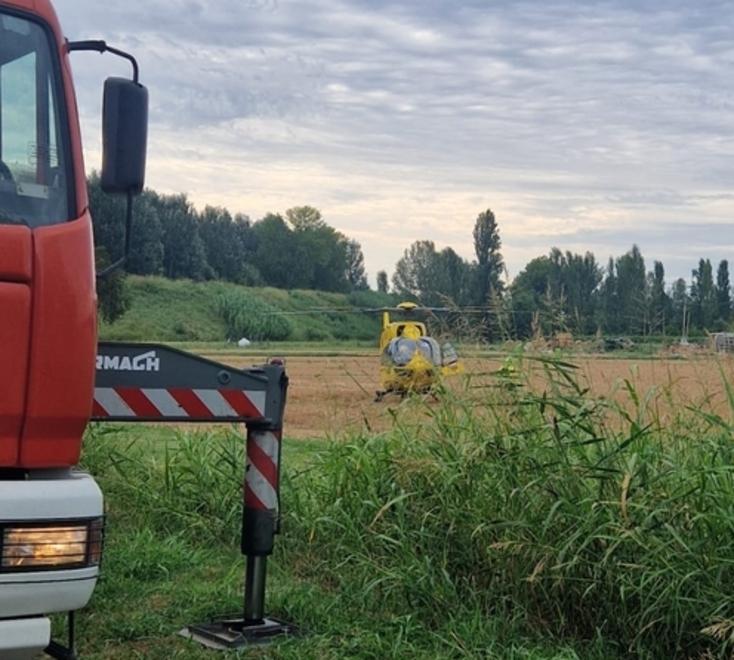 Carpi, auto nel canale e scatta l’allarme: ma all’interno non c’è nessuno 