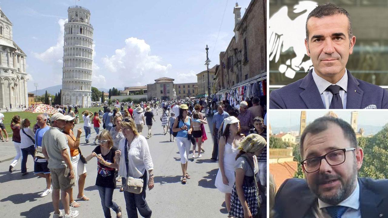 Turisti in piazza dei Miracoli e dintorni, Romanelli e Maestri Accesi (a destra)