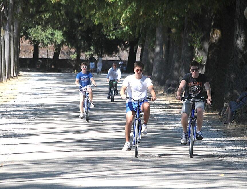 Mura, il Comune di Lucca fa dietrofront: ok alla circolazione delle bici