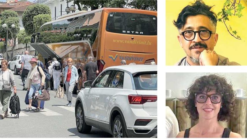 Alcuni turisti scendono dall’autobus in viale IV Novembre (foto Nucci). Accanto Simone Malucchi del ristorante Casa Gala a Montecatini Alto e Deborah Della Ratta dell’Hotel Alba