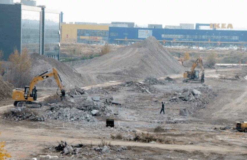 
	L&rsquo;area dell&rsquo;ex Vacs nella zona di Porta a Mare durante i lavori di realizzazione del complesso commerciale

