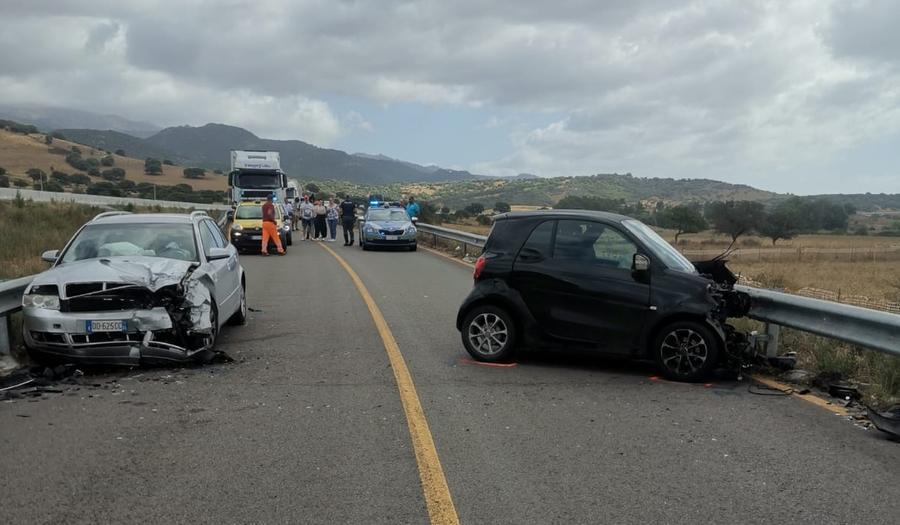 Scontro frontale sulla Olbia-Sassari: un ferito in ospedale in codice rosso
