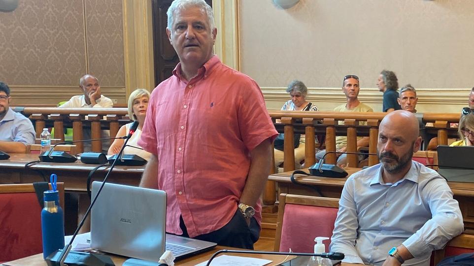 «A Livorno distanze siderali». Tra M5S e Pd nessuna alleanza verso le elezioni