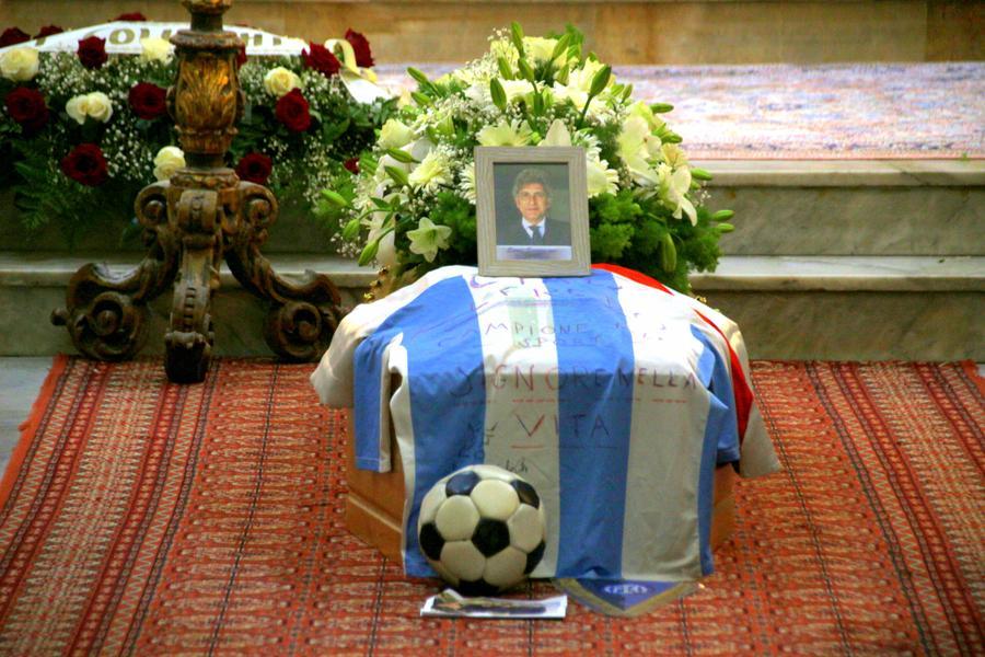 
	I drappi delle squadre in cui Alfredo Pala ha giocato (<em>foto Ivan Nuvoli)</em>

