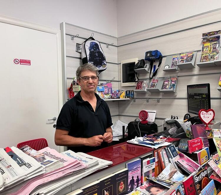 A Cadelbosco Sopra riaperta l’edicola di piazza XXV Aprile