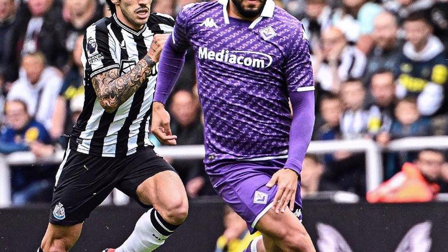 Fiorentina, è ko contro il Newcastle di Tonali. Cabral si divora un’occasione