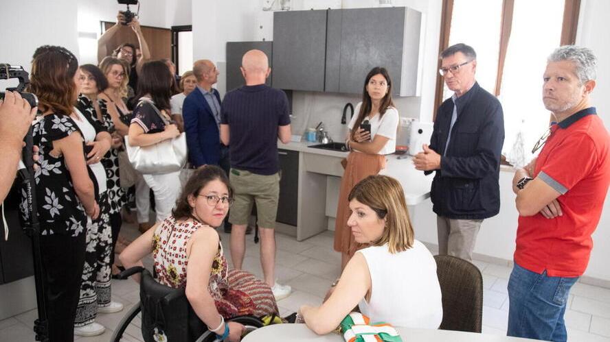 Un momento dell’inaugurazione degli appartamenti di cohousing