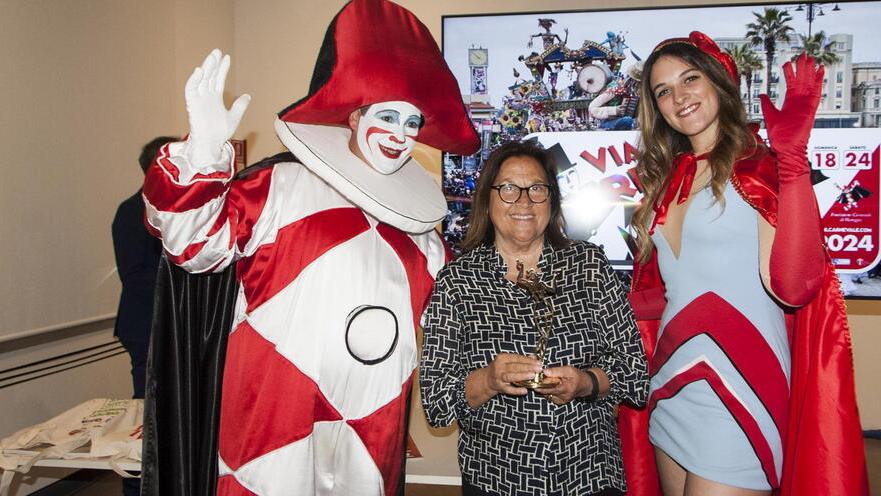 La nota giornalista ha visitato Cittadella e Museo del Carnevale e ha assistito a uno spettacolo al Pucciniano