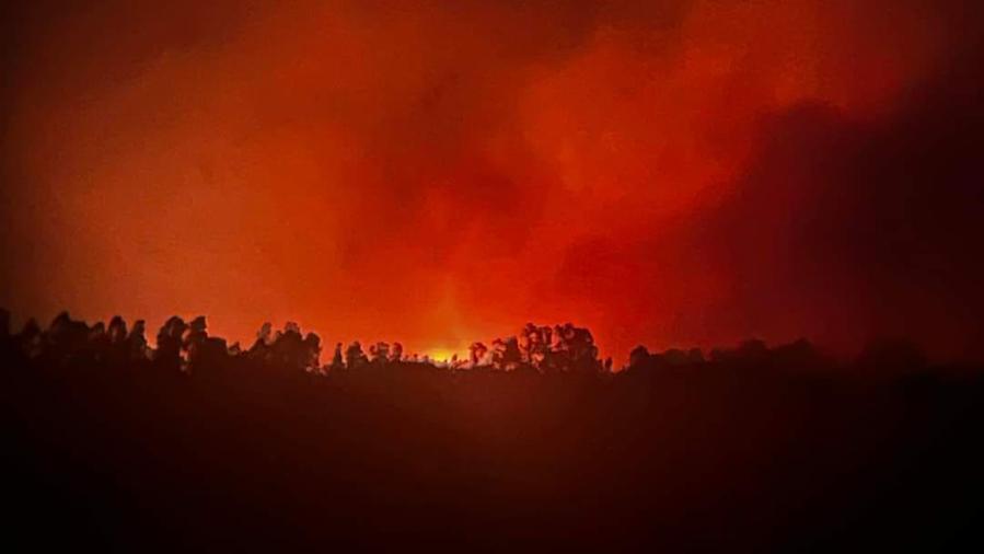 Muravera assediata dalle fiamme, campagne devastate e strutture ricettive evacuate